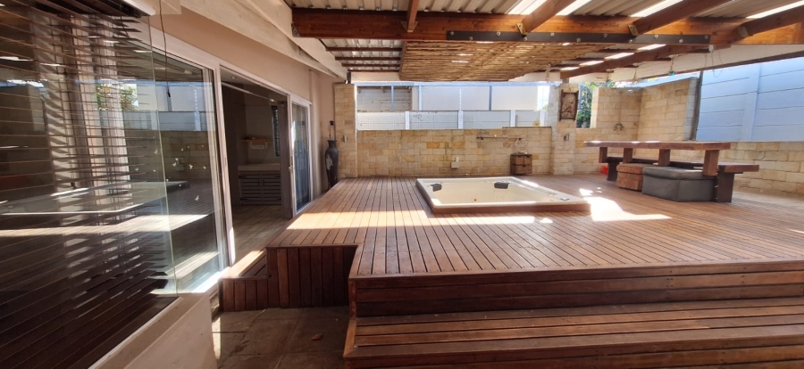 5 Bedroom Property for Sale in Elfindale Western Cape
